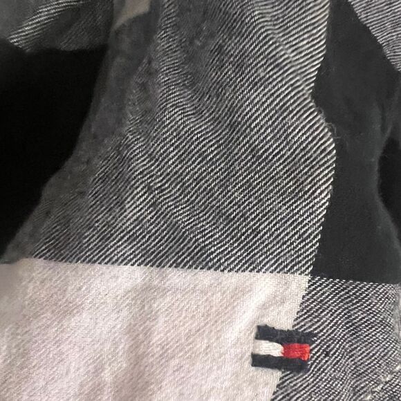 Tommy Hilfiger Shirt Women Medium Black Plaid Collard Classic Everday Henley Top - Picture 5 of 10